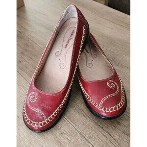 Hush Puppies Red Whipstitch Flats Size 7.5M Leather Comfort Slip-on Shoes